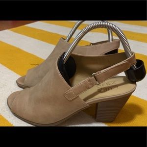 Women’s Naturalizer heeled sandals